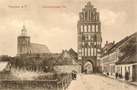 /album/fotogalerie-brandenburger-tor/brandenburger-tor-mit-petri-kirche-1906-web-jpg1/